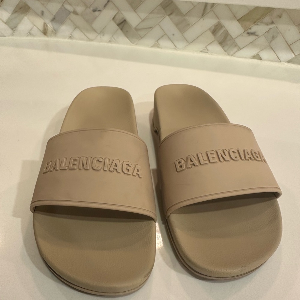 Balenciaga Pool Slides - Picture 2 of 15